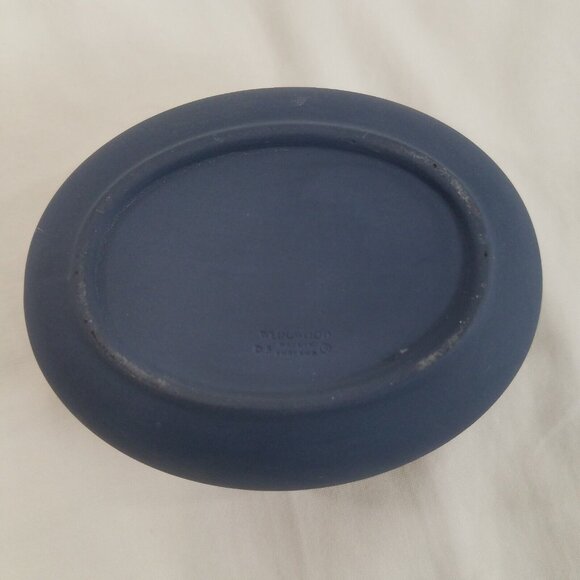 Wedgwood Jasperware Portland Blue Oval Trinket Box 4x3x2" Greek Mythology - Picture 7 of 16